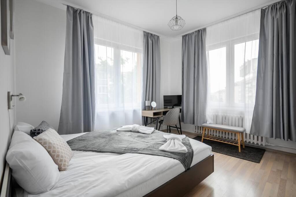 Spacious 3Bd Central Apartment Sofia Exterior photo